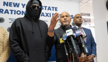 As NYPD hunts suspect in Bronx Uber driver killing, cabbies' eyewitness presser comes under fire
