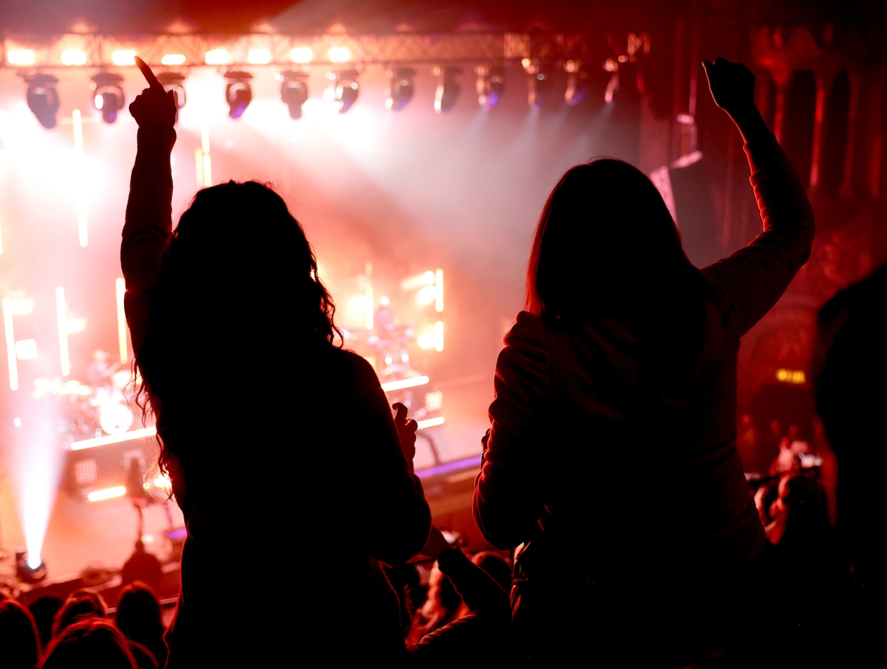 Teddy Swims performs