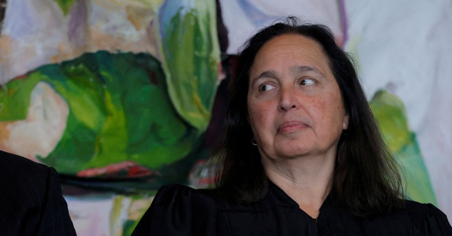 US judge blocks Trump administration's push to end legal status of 8,400 migrants