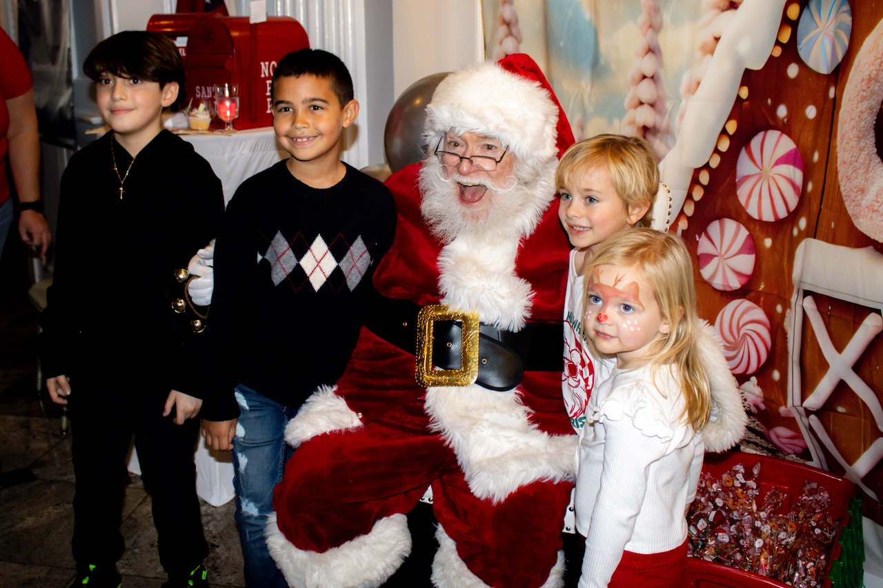 Silver Lake Kiwanis 2025: Santa Brunch