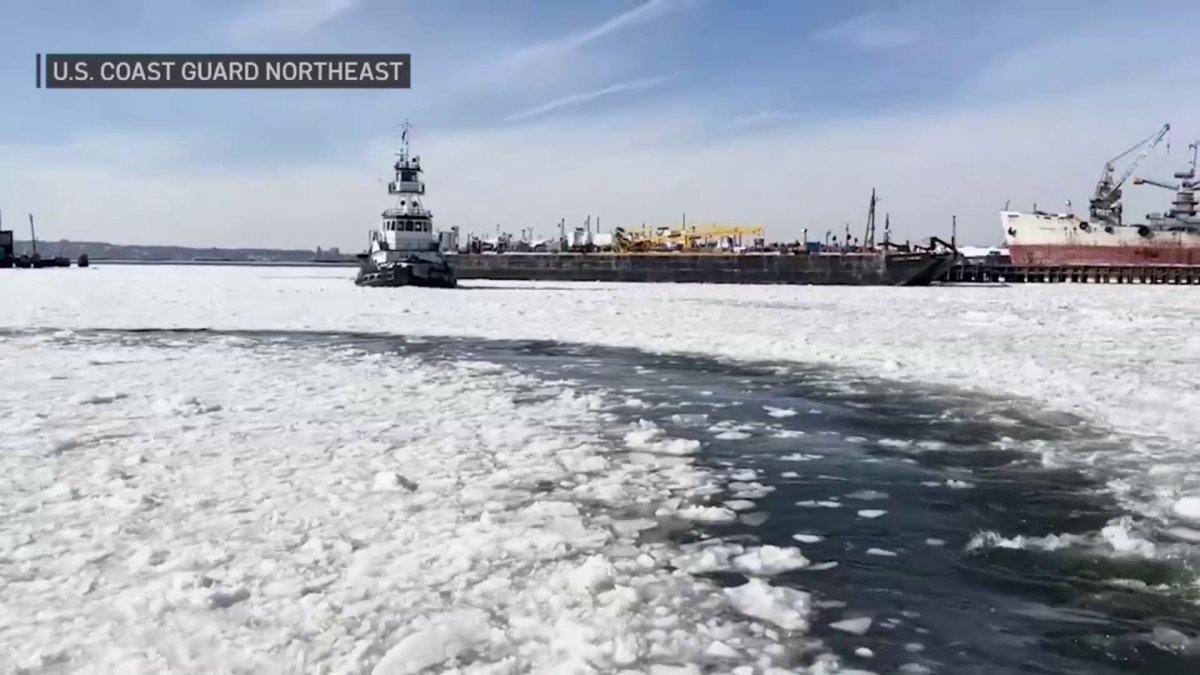 U.S. Coast Guard conducts icebreaking operations in NY Harbor, Hudson River amid deep freeze – NBC New York
