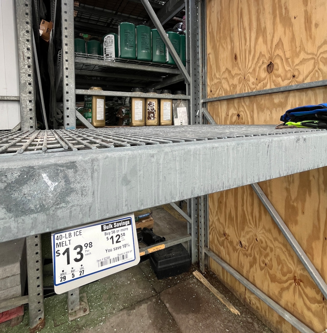 Shoppers prepare for snowstorm