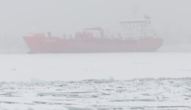 St. Lawrence Seaway closure delayed as freighters are slowed by ice