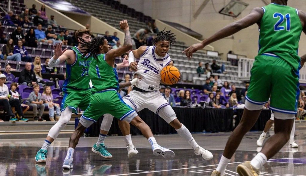 Central Arkansas heads to Queens for ASUN showdown