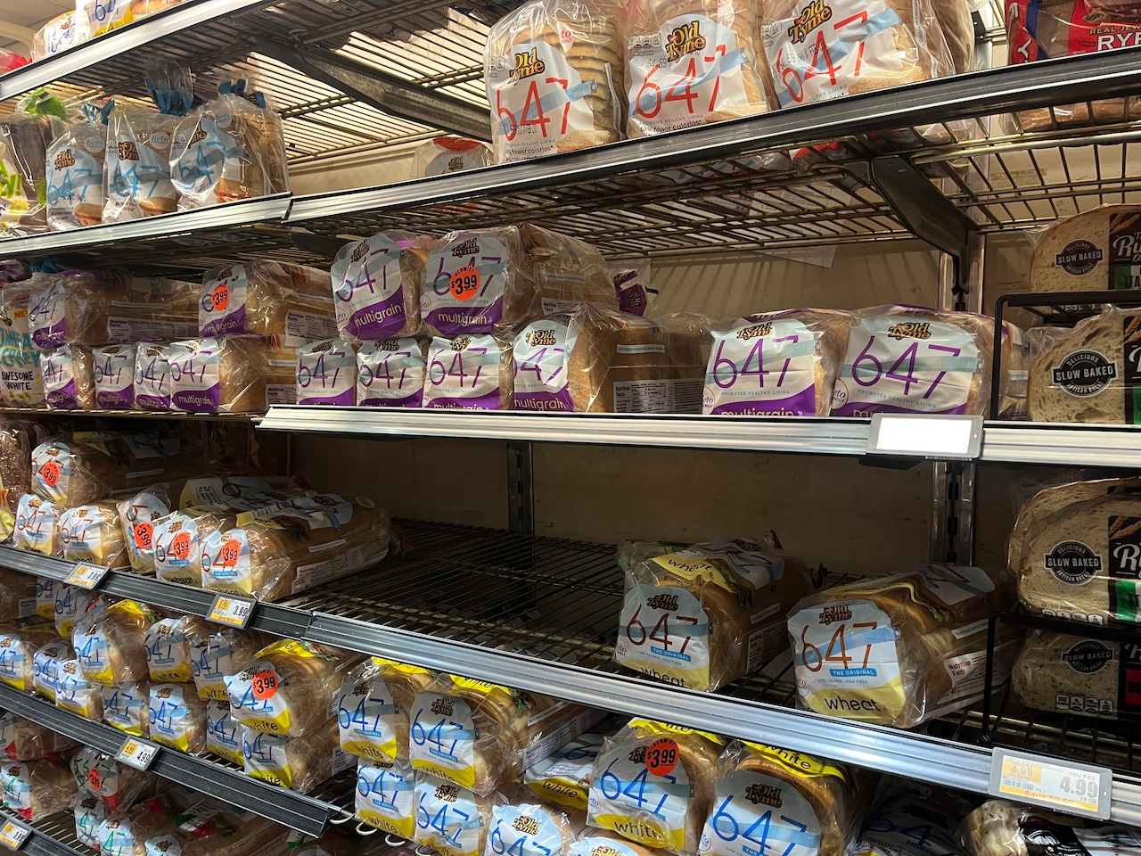 Shoppers prepare for snowstorm