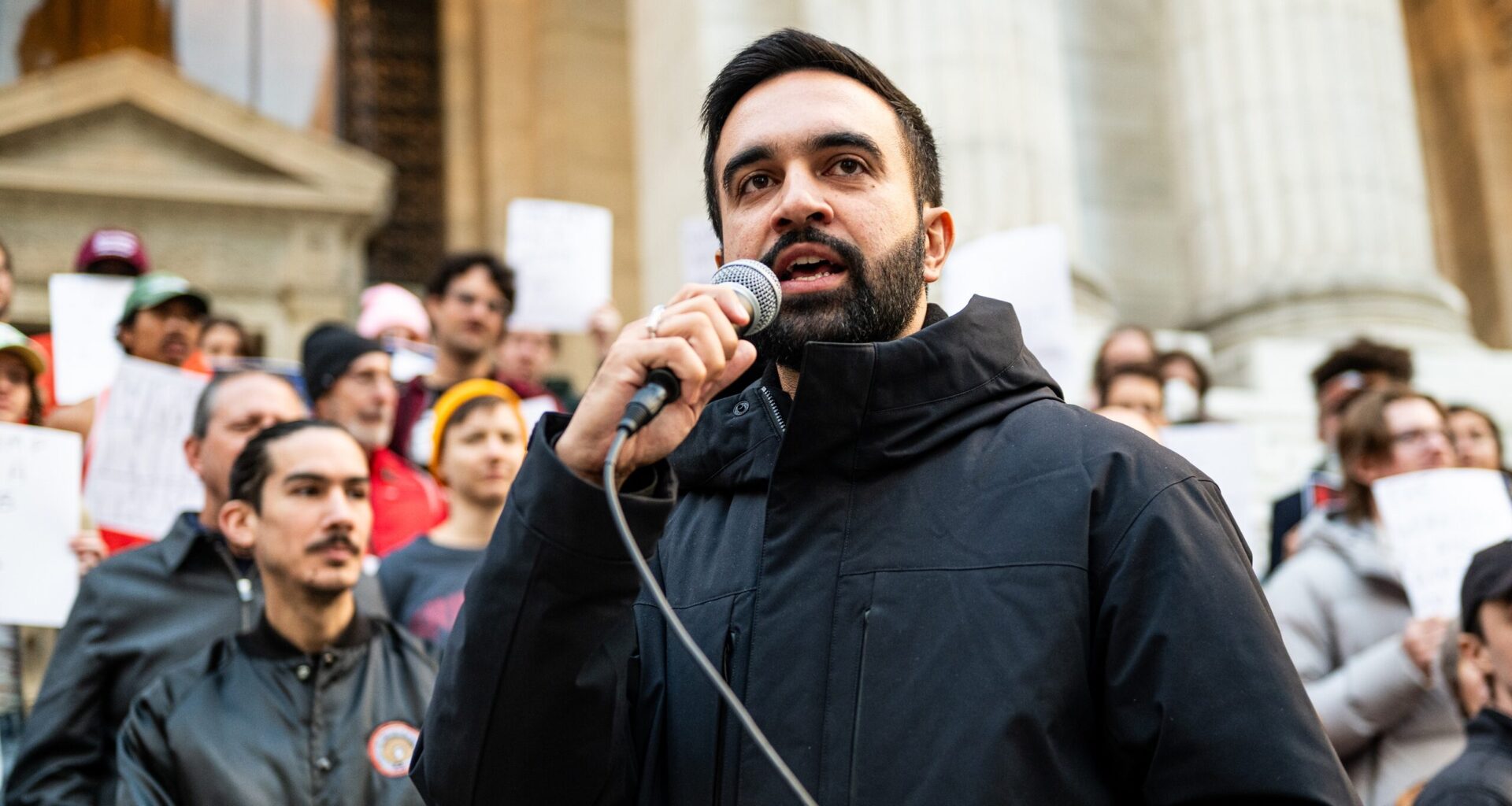 Mamdani Removes Antisemitism Definition on First Day in Office as NYC Mayor 