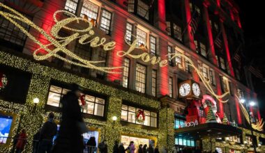 Mental health evaluation ordered for woman accused of stabbing tourist in Manhattan Macy's