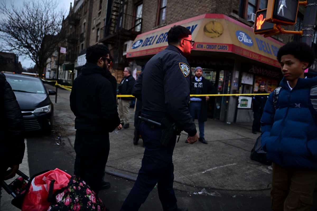 Brooklyn deli shooting leaves two men shot in the face: cops – amNewYork