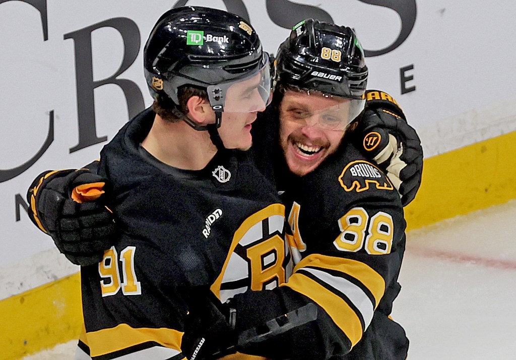 Bruins' show goes on in New York