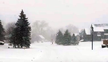 heavy snowfall in syracuse suburb