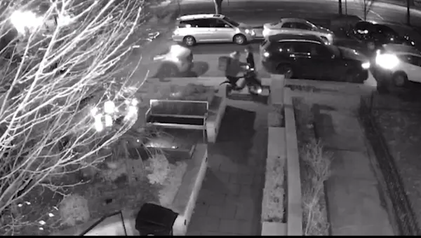 News 12 | Brooklyn | Bicyclist caught on video fleeing with stolen package, moments after stealing nearby e-scooter in Crown Heights