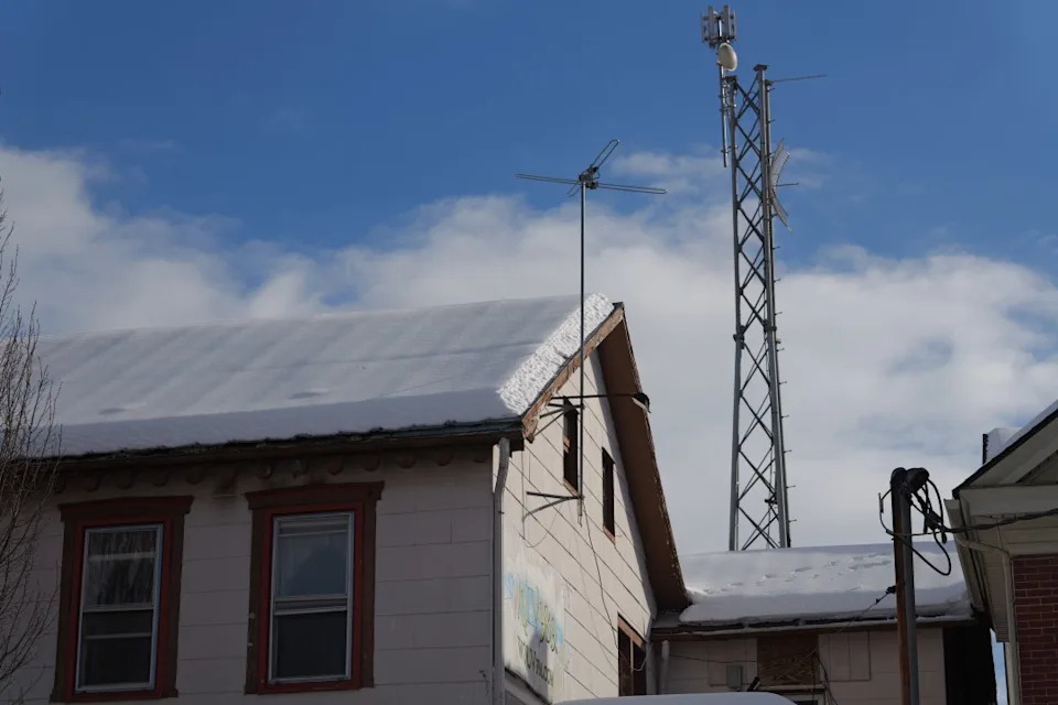 <strong><em>Kaylee Lindenmuth / abc27 News — </em></strong><em>A tower is seen behind WQLV-FM’s studios on Union Street in Millersburg, Pa., on Jan. 31, 2026. The tower carries the station’s programming from the studio in Millersburg to the transmitter site in Perry County.</em>