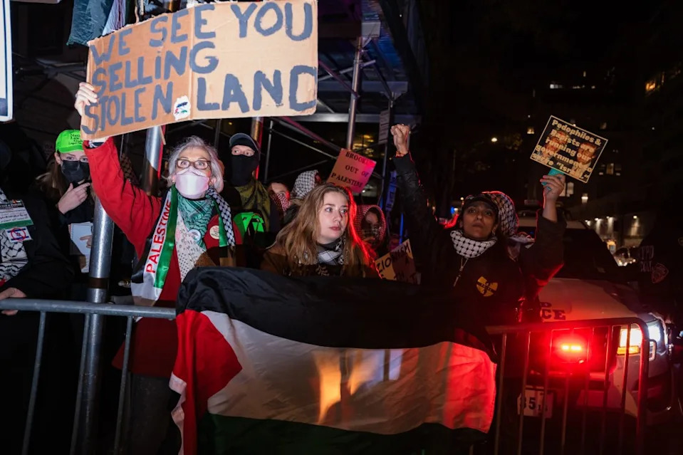 Anti-Israel protestors congregated outside of a synagogue on the Upper East Side back in November. Yoav Ginsburg/ZUMA / SplashNews.com