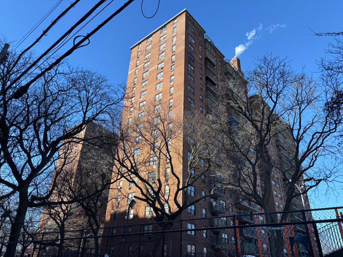 Evergreen Gardens tenants detail dangerous living conditions – Bronx Times