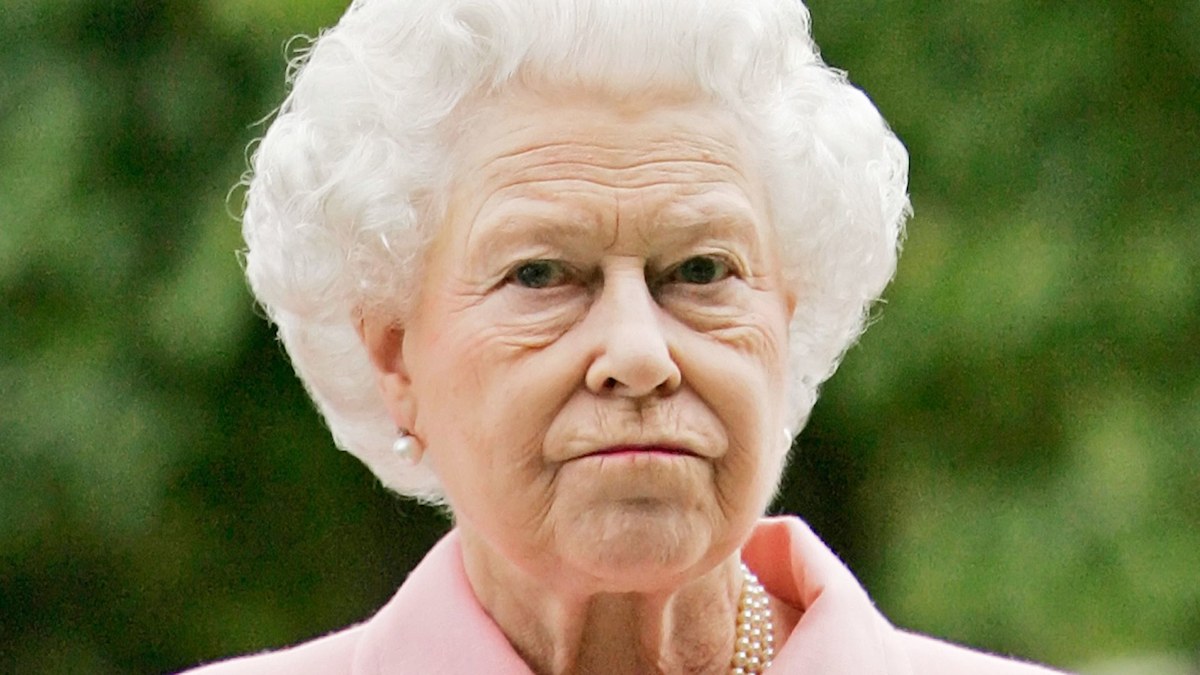 Queen Elizabeth II's 'misrepresented' moment of anger during photoshoot