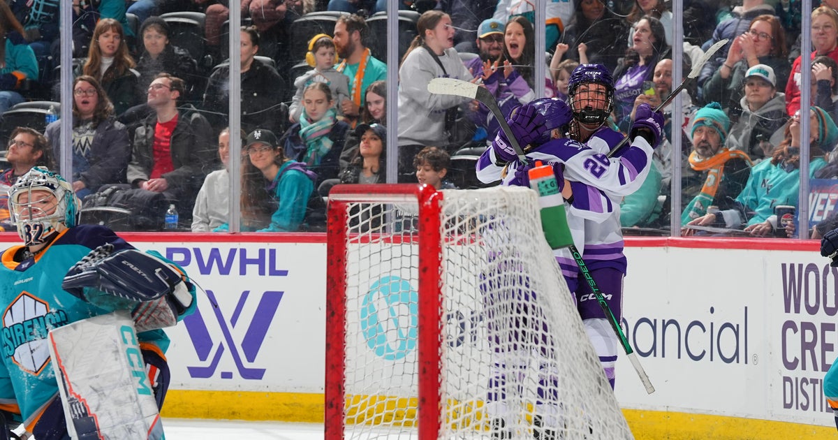 Kendall Coyne Schofield scores in OT, Minnesota Frost beat New York Sirens 3-2