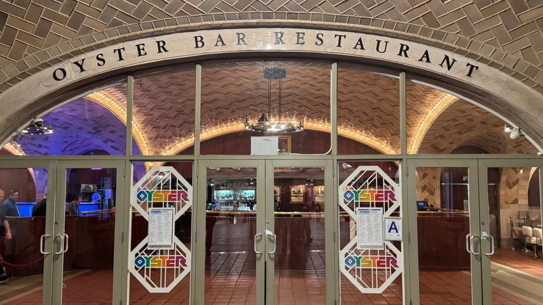 Entrance to the Grand Central Oyster Bar