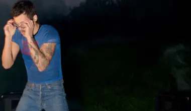 Harry Styles announces 30-show MSG residency w/ Jamie xx + international shows w/ Robyn, Fcukers & more