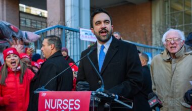 Mayor Mamdani and Sen. Sanders join nurses' strike in Manhattan