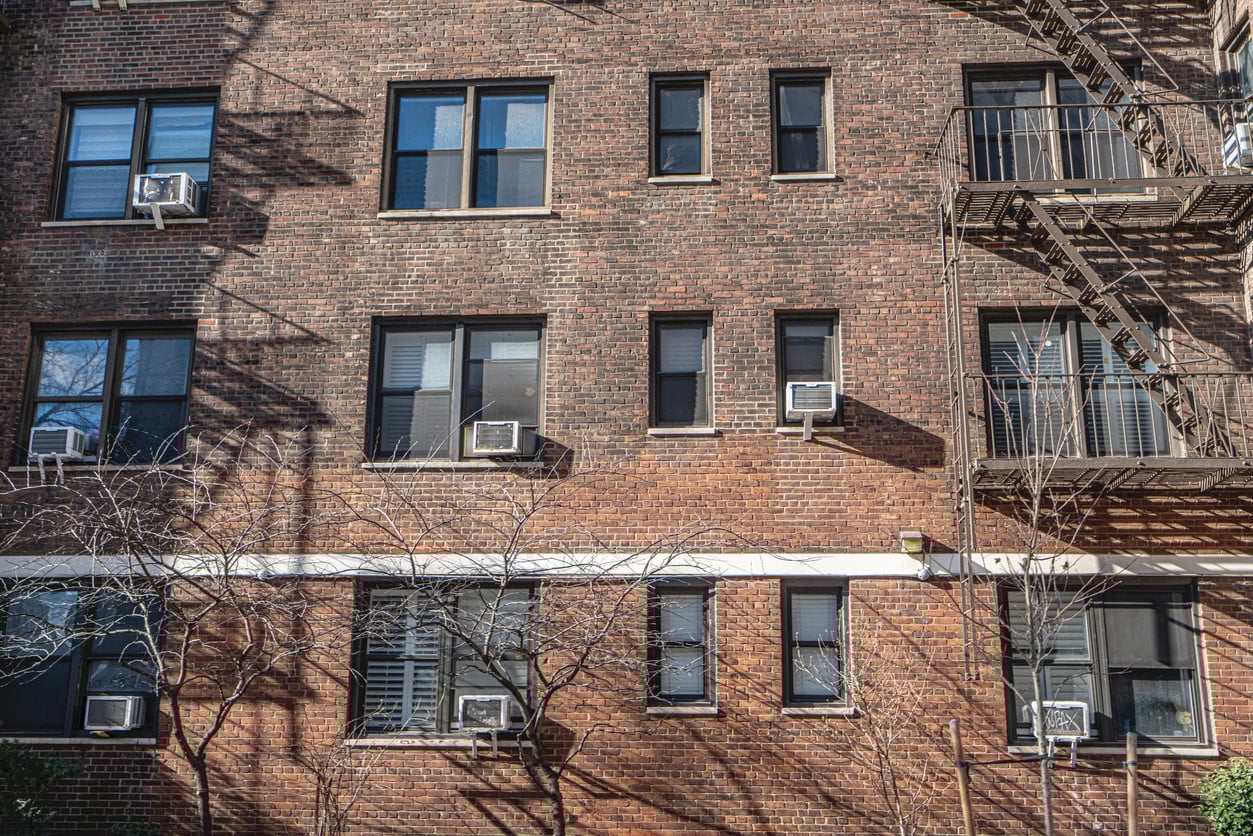 A guide to NYC’s new AC mandate for rentals