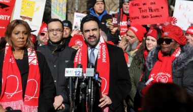 Mamdani backs striking NYC nurses, denounces hospital bosses’ pay | Newsfeed