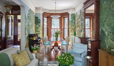 A Custom Mural Brings Verdant Life to This 21-Foot-Wide Brooklyn Brownstone