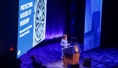 Hochul juggles Mamdani and Trump in State of the State