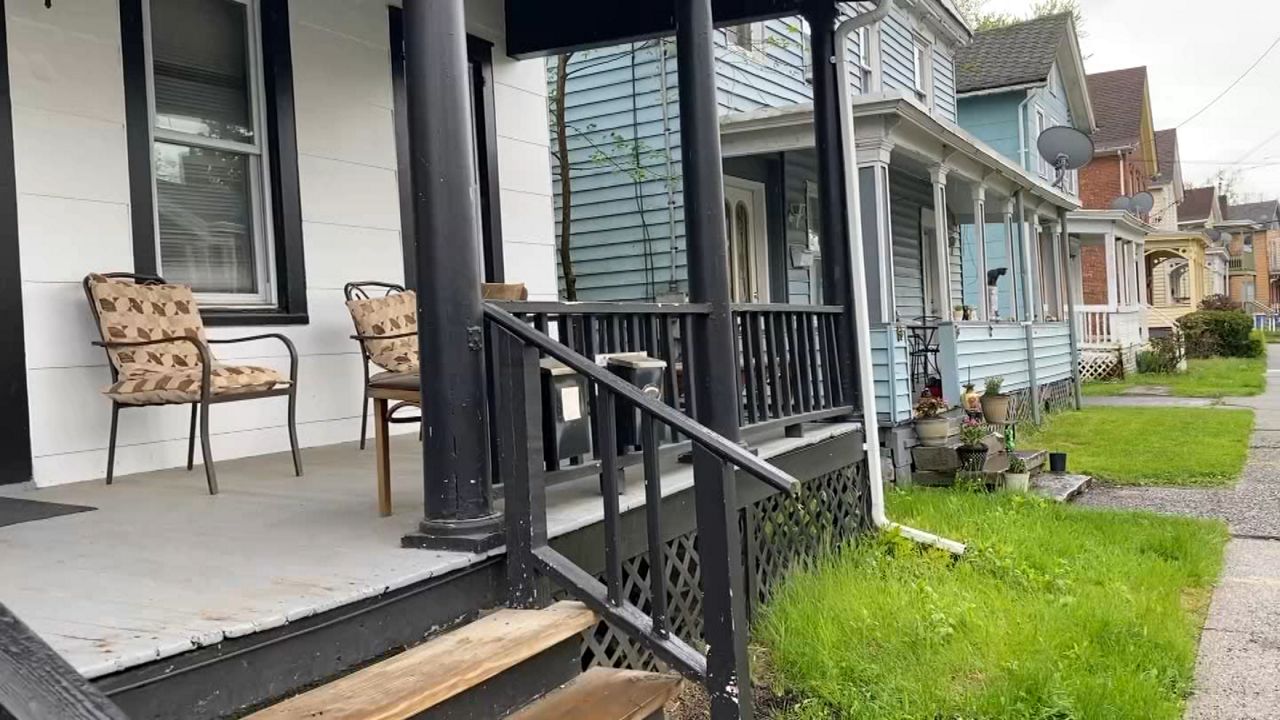 a row of houses in kingston new york