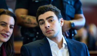 Luigi Mangione appears in Manhattan Criminal Court for an evidence hearing, Friday, Dec. 12, 2025, in New York.  (Curtis Means/Pool Photo via AP)