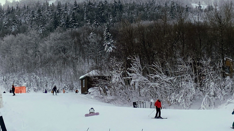 Skiers and snowboarders in Killington, Vermont