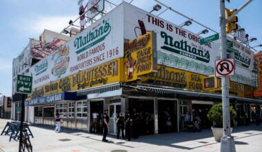 Nathan’s Famous sold to Smithfield’s Foods in $450M deal, securing iconic brand’s future • Brooklyn Paper