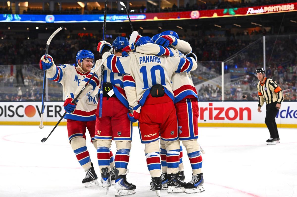 Mika Zibanejad's hat trick leads Rangers in Winter Classic over Panthers