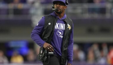 Brian Flores gets new Vikings contract as defensive coordinator