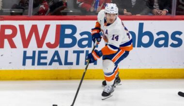 Rehabbing Bo Horvat set to stay in New York during Islanders road trip