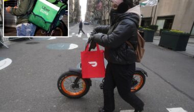 Judge declines to block NYC law requiring food delivery apps to give customers tipping option