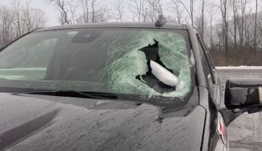 Safety alert: New York State Police remind drivers to clear snow and ice from cars