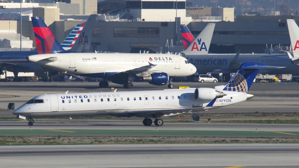 United Express Delta, American Airlines