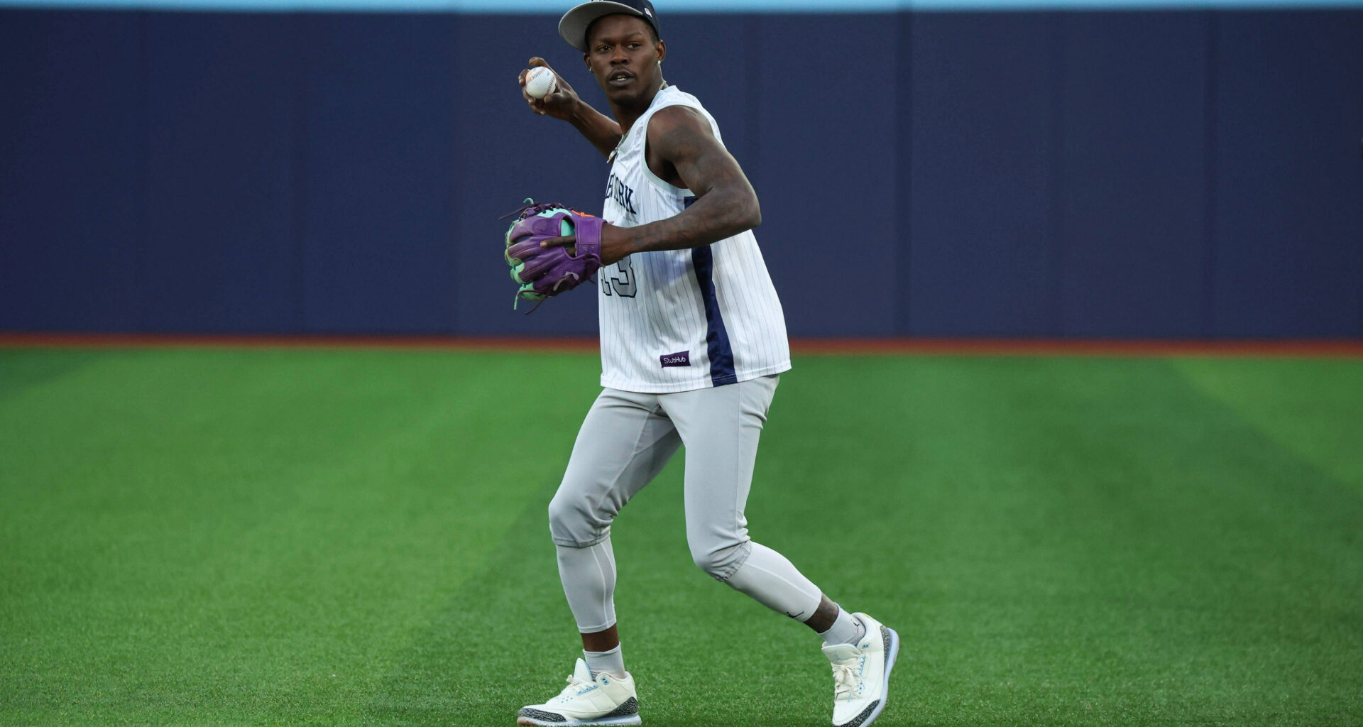 NY Yankees Star Jazz Chisolm Jr. Opens Computer Lab at CS55 School in the Bronx