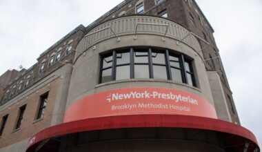 Police shoot man with knife at Methodist Hospital in Brooklyn