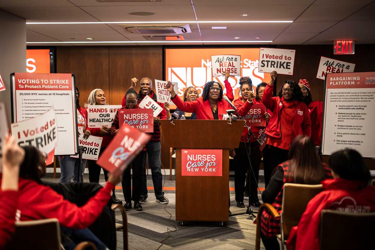 NYC nurses ready for Monday morning strike as contract talks stall