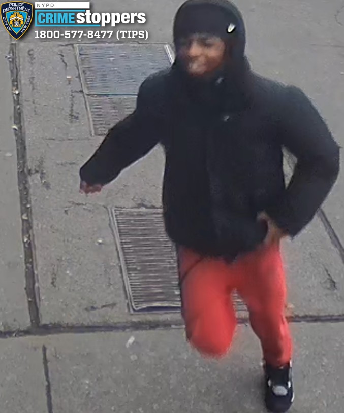Suspect sought for firing gun multiple times on bustling street in downtown Jamaica: NYPD – QNS