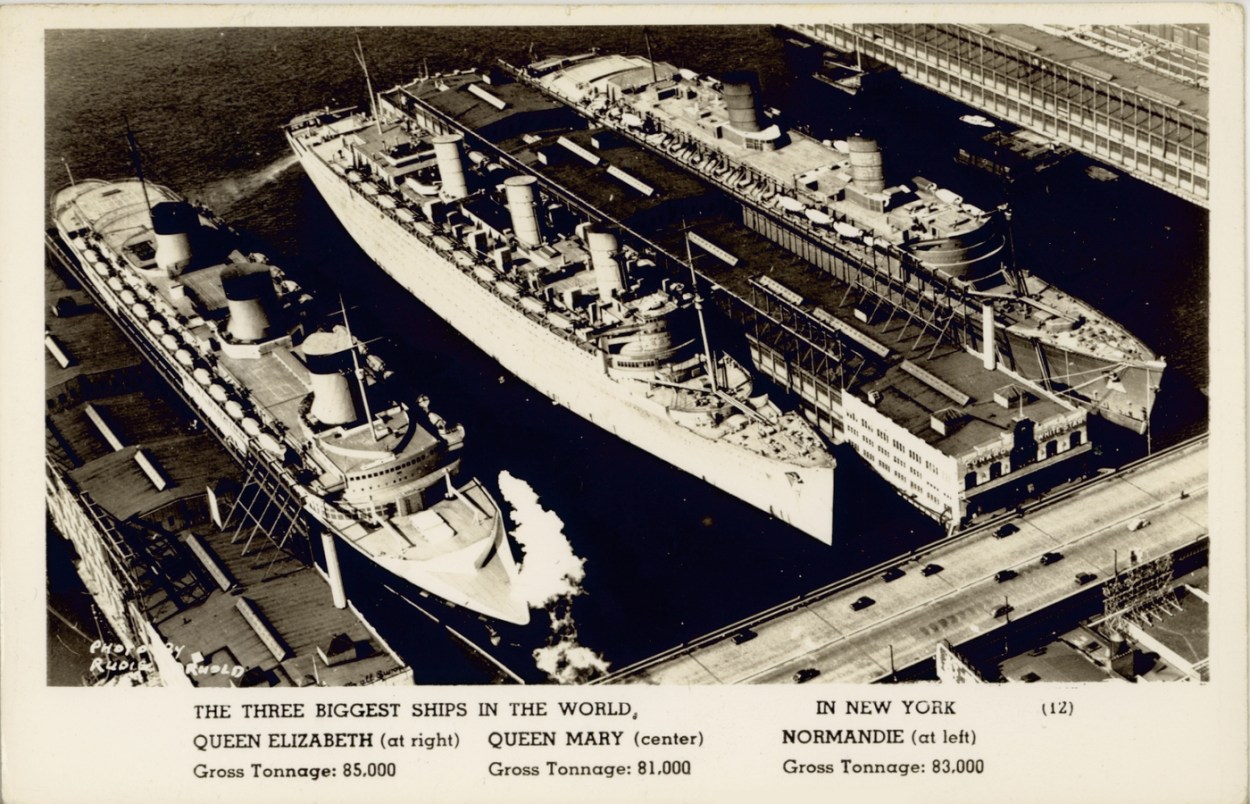 The three largest ships in the world, Queen Elizabeth, Queen Mary and Normandie, together only once. 