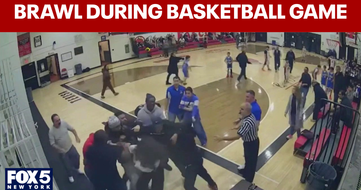 NYC basketball brawl caught on camera; parents banned