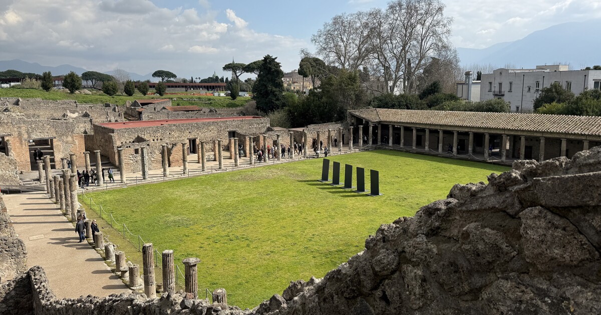 SECRETS OF THE DEAD: Queens of Combat