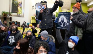 Protesters arrested during sit-in over ICE at hotel in NYC