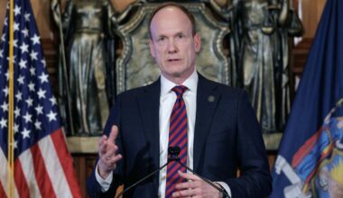 Hochul's New York budget: fewer federal funds, level taxes