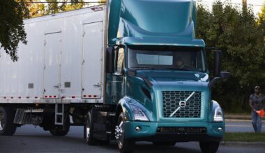 Volvo electric trucks join City Harvest in Bronx initiative