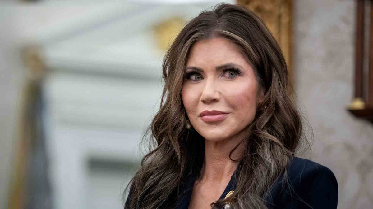 Kristi Noem holds NYC press conference day after ICE shooting – NBC New York