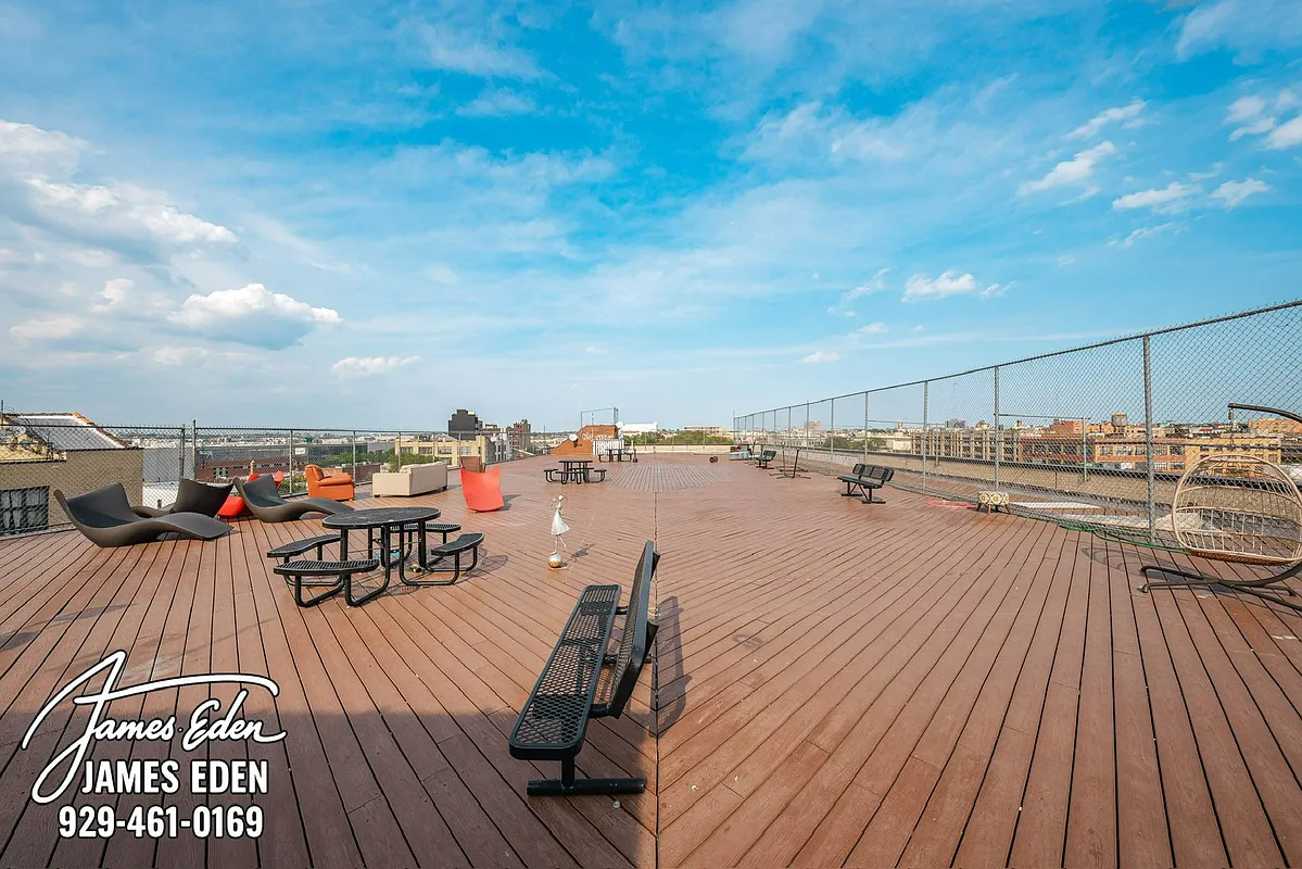 roof deck with seating