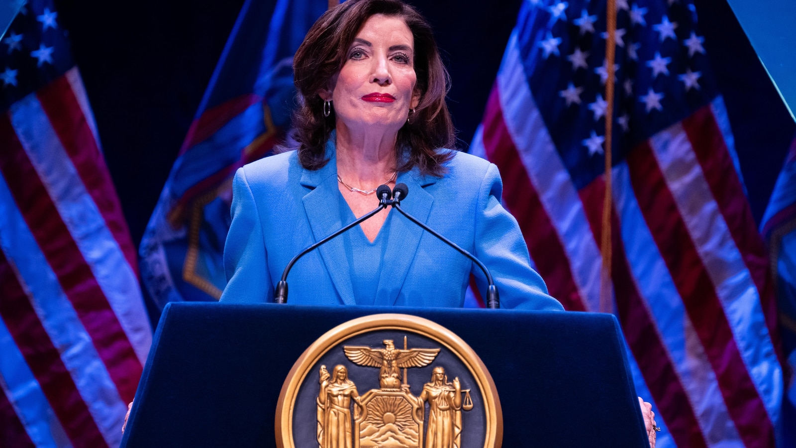 In New York, Hochul moves to thread needle between Democratic divides ahead of a contested election